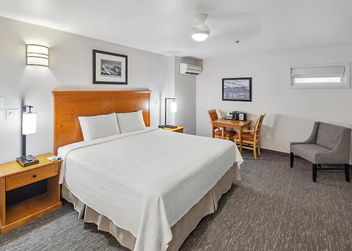 Hotel Edgewater